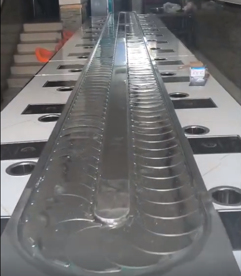 旋轉(zhuǎn)小火鍋設備