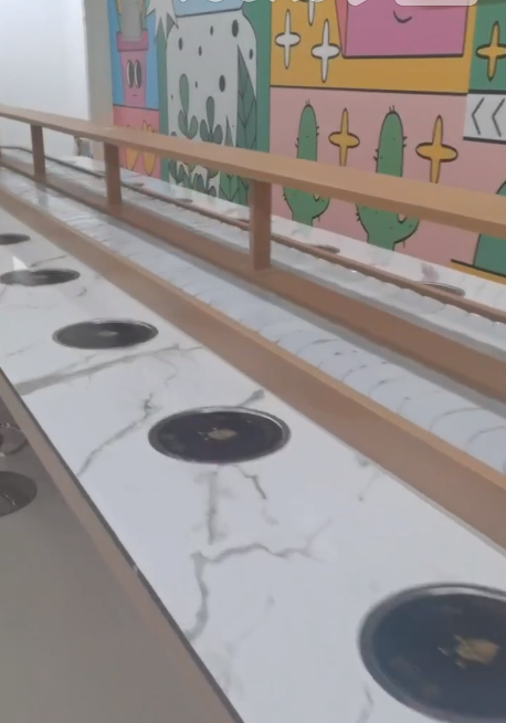 旋轉(zhuǎn)小火鍋設備