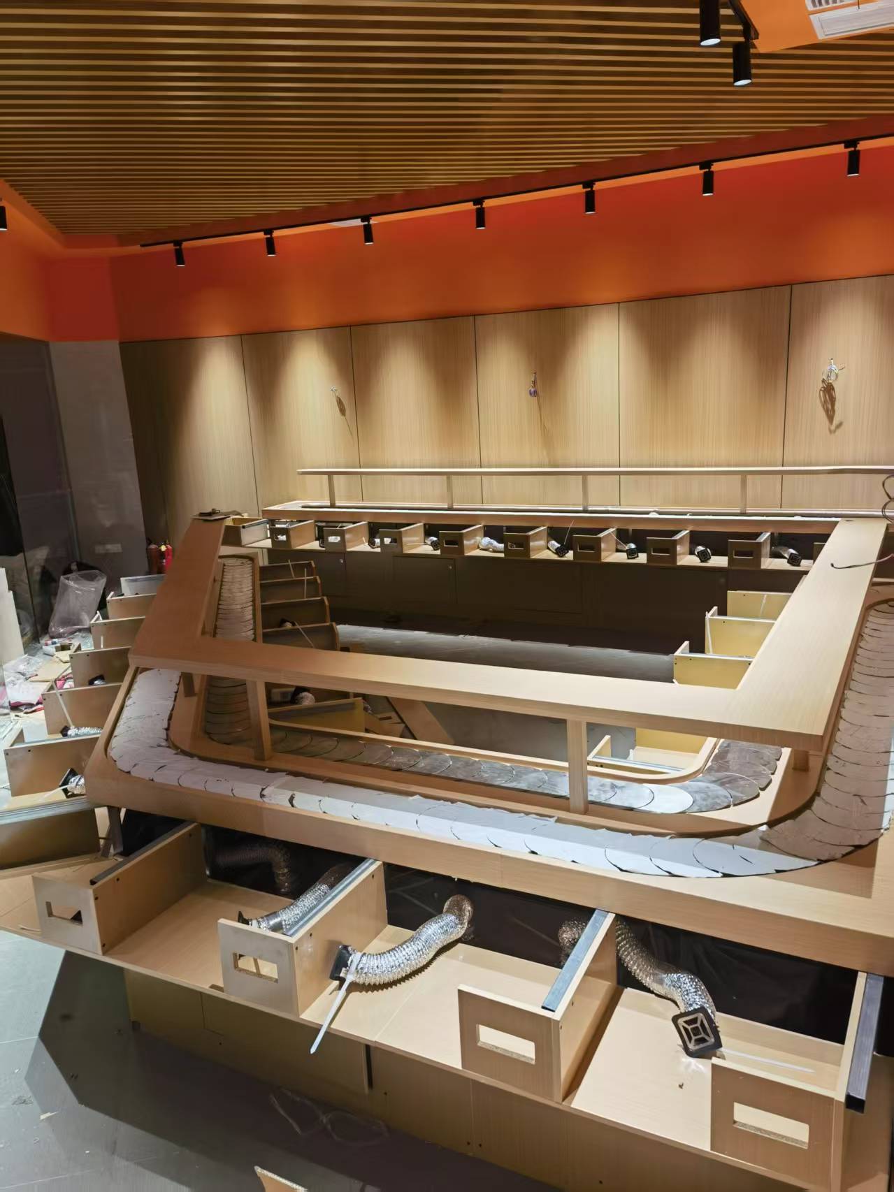 旋轉(zhuǎn)小火鍋造型定制