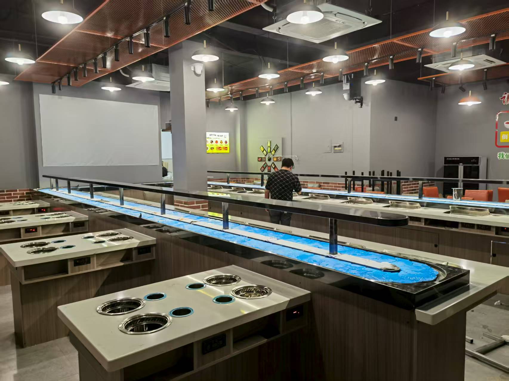 無煙旋轉(zhuǎn)火鍋設(shè)備